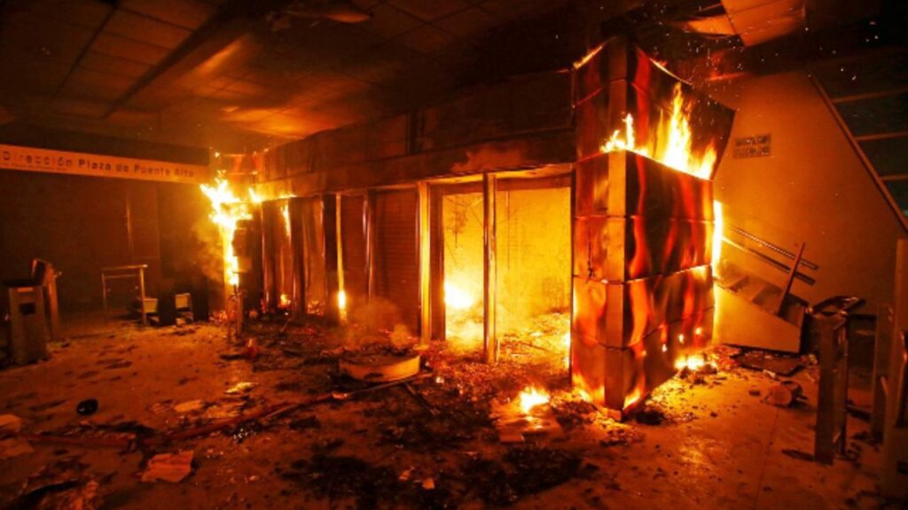 A Vizag wine shop was torched after workers refused to sell a man liquor  bottle - Vizag Tales